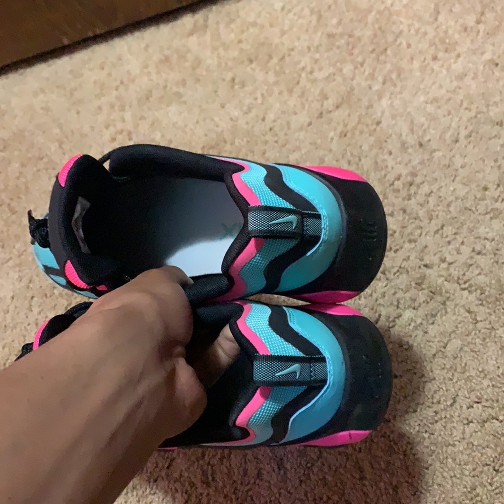 Nike’s - Picture 3 of 4